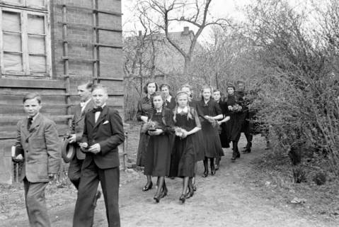 ARH NL Dierssen 0154/0007, Konfirmation, Völksen, 1949