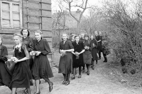 ARH NL Dierssen 0154/0008, Konfirmation, Völksen, 1949