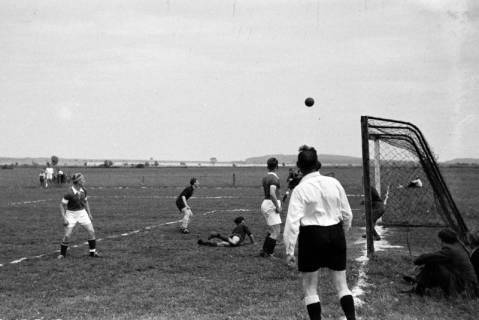 ARH NL Dierssen 0187/0015, Fußball - gegen Wülfingen, 1949