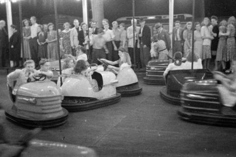 ARH NL Dierssen 0196/0028, Volksfest (Rummelplatz), 1949