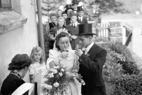 ARH NL Dierssen 0197/0011, Hochzeit Rathing, 1949