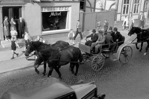 ARH NL Dierssen 0208/0019, Tag des Roten Kreuzes (Umzug und Reiten), 1949