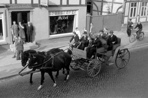 ARH NL Dierssen 0208/0020, Tag des Roten Kreuzes (Umzug und Reiten), 1949