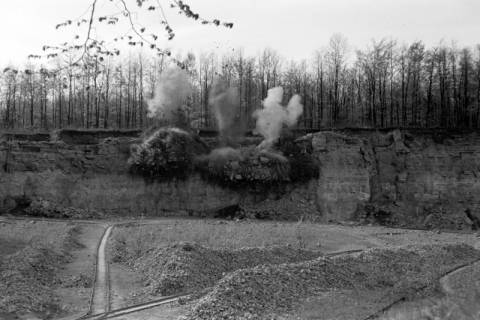 ARH NL Dierssen 1022/0018, Sprengung im Kalkbruch, 1950