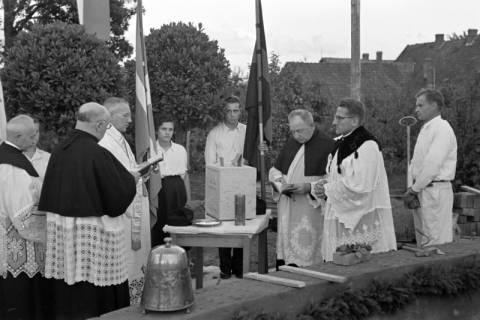 ARH NL Dierssen 1070/0016, Grundsteinlegung Katholische Kirche, Springe, 1950
