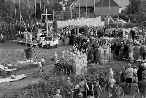 ARH NL Dierssen 1071/0003, Grundsteinlegung Katholische Kirche, Springe, 1950