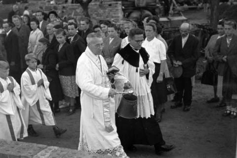 ARH NL Dierssen 1071/0007, Grundsteinlegung Katholische Kirche, Springe, 1950