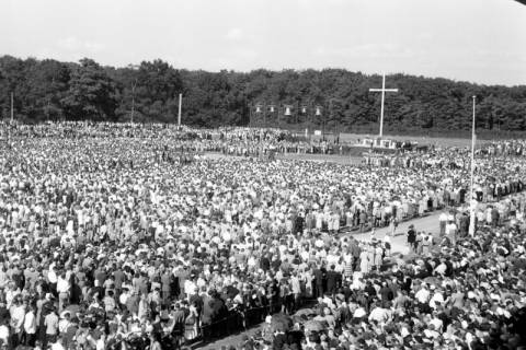 ARH NL Dierssen 1203/0006, Schlusskundgebung bei der Tagung des Lutherischen Weltbundes, Hannover, 1952