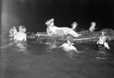 ARH NL Dierssen 1212/0016, Schwimmfest, Springe, 1952