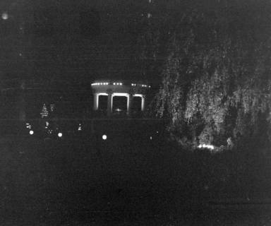 ARH NL Dierssen 1215/0006, Illumination "Goldener Sonntag" im Kurpark: Erdbeertempel, Bad Pyrmont, 1952