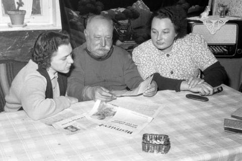 ARH NL Dierssen 1217/0009, Familie Wyrkowski, Hövelhof, 1952