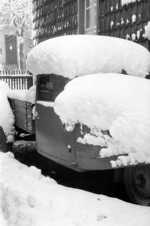 ARH NL Dierssen 1219/0011, Verschneiter LKW, Springe, 1952