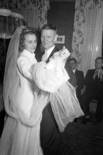 ARH NL Dierssen 1220/0021, Hochzeitsfeier von Charly Haverkamp, Springe, 1952