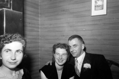 ARH NL Dierssen 1220/0026, Hochzeitsfeier von Charly Haverkamp, Springe, 1952