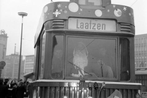 ARH NL Dierssen 1222/0019, Weihnachtliche Straßenbahn am Kröpcke, Hannover, 1952