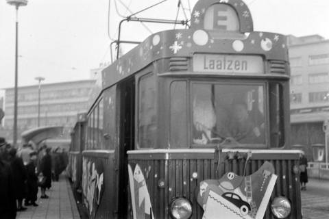 ARH NL Dierssen 1222/0020, Weihnachtliche Straßenbahn am Kröpcke, Hannover, 1952