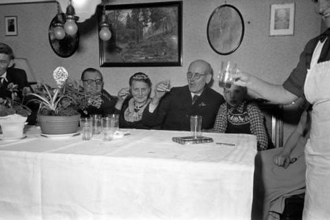 ARH NL Dierssen 1224/0015, Goldene Hochzeit Rettig, Springe, 1953