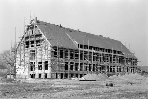 ARH NL Dierssen 1230/0003, Rohbau der Berufsschule, Springe, 1953