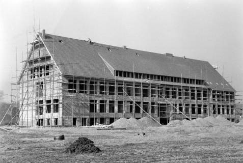 ARH NL Dierssen 1230/0004, Rohbau der Berufsschule, Springe, 1953