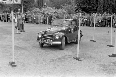 ARH NL Dierssen 1240/0022, AvD Automobilturnier im Kurpark, Bad Pyrmont, 1953