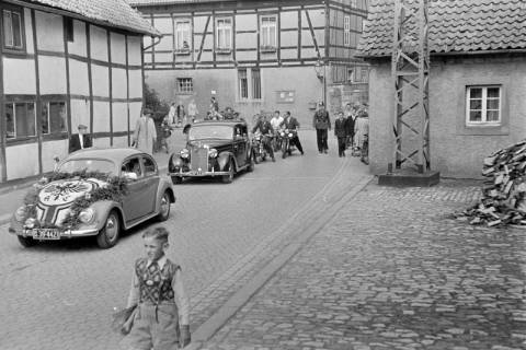 ARH NL Dierssen 1249/0009, Schützenumzug, Springe, 1953
