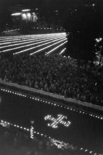 ARH NL Dierssen 1253/0020, Illumination "Goldener Sonntag" im Kurpark, Bad Pyrmont, 1953