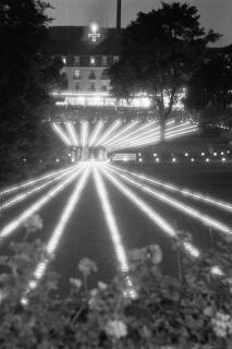 ARH NL Dierssen 1253/0023, Illumination "Goldener Sonntag" im Kurpark, Bad Pyrmont, 1953