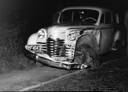 ARH NL Dierssen 1256/0024, Nächtlicher Verkehrsunfall, Steinkrug, 1953