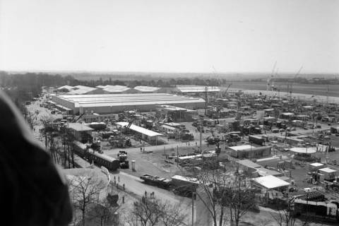 ARH NL Dierssen 1274/0030, Blick vom Mannesmannturm auf das Messegelände, Hannover, 1954