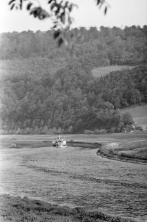 ARH NL Dierssen 1278/0004, Dampfer auf der Weser, Bodenwerder, 1954