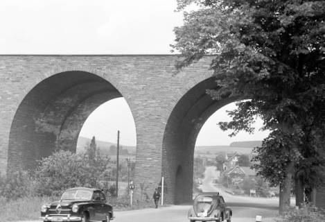 ARH NL Dierssen 1281/0026, Talbrücke Arensburg, Steinbergen, 1954