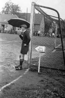 ARH NL Dierssen 1283/0012, Acella?-Fußballspiel, Hannover, 1954