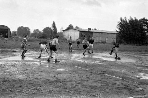 ARH NL Dierssen 1283/0030, Acella?-Fußballspiel, Hannover, 1954
