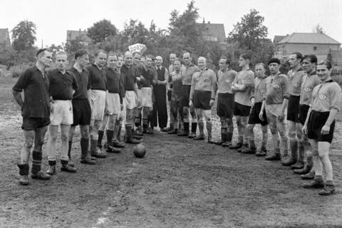 ARH NL Dierssen 1283/0034, Acella?-Fußballspiel, Hannover, 1954