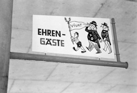 ARH NL Dierssen 1291/0013, Schilder im Niedersachsenstadion, Hannover, 1954