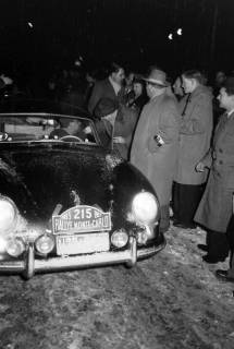 ARH NL Dierssen 1299/0016, Kontrolle beim Rallye Monte Carlo, Hannover, 1955