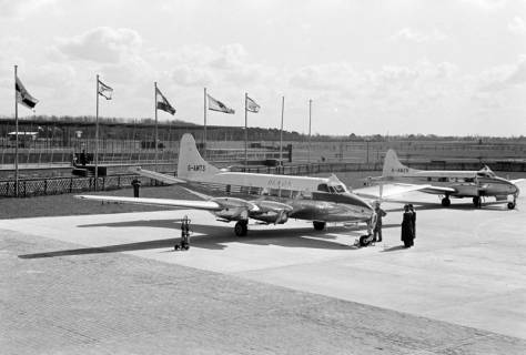ARH NL Dierssen 1305/0024, Britische Flugzeuge, Hannover, 1955