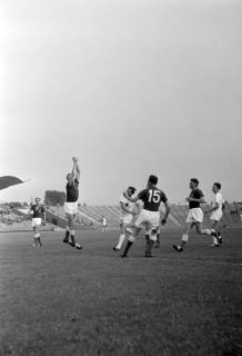 ARH NL Dierssen 1311/0006, Feldhandball-WM: BR Deutschland gegen Norwegen, Hannover, 1955