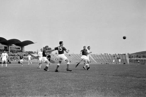 ARH NL Dierssen 1311/0007, Feldhandball-WM: BR Deutschland gegen Norwegen, Hannover, 1955