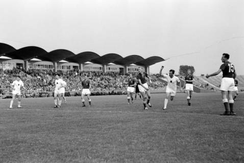 ARH NL Dierssen 1311/0011, Feldhandball-WM: BR Deutschland gegen Norwegen, Hannover, 1955