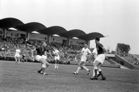 ARH NL Dierssen 1311/0021, Feldhandball-WM: BR Deutschland gegen Norwegen, Hannover, 1955