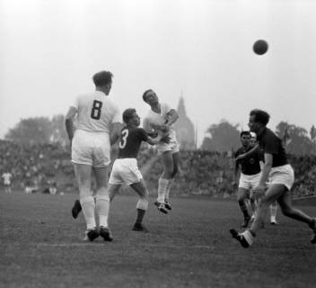 ARH NL Dierssen 1311/0032, Feldhandball-WM: BR Deutschland gegen Norwegen, Hannover, 1955