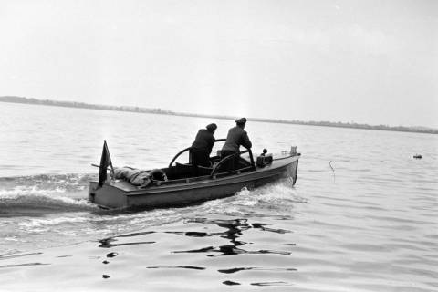 ARH NL Dierssen 1317/0021, Motorboot der Wasserschutzpolizei, Steinhuder Meer, 1955