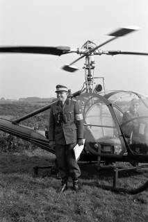 ARH NL Dierssen 1339/0003, Manöver Bundesgrenzschutz: Hubschrauber, Mandelsloh, 1955