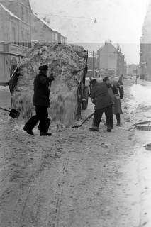 ARH NL Dierssen 1343/0029, Schneeräumung per LKW, Hannover, 1956