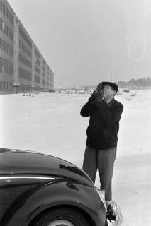 ARH NL Dierssen 1345/0020, Dierssen vor dem Neubau VW-Werk im Schnee, Hannover, 1956