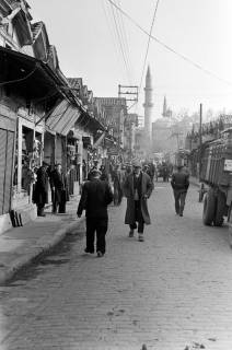 ARH NL Dierssen 1347/0030, Straßenbild mit Blick auf die Selimiye-Moschee, Edirne, 1956