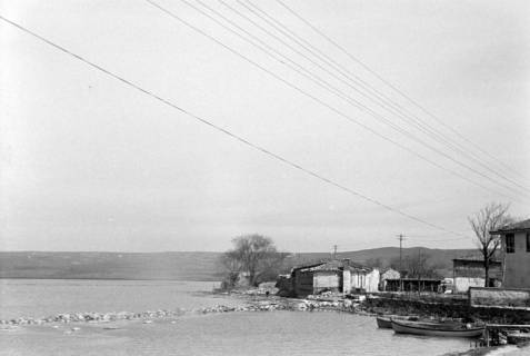 ARH NL Dierssen 1348/0007, Blick von der Kanuni-Sultan-Süleyman-Brücke?, Büyükcekmece, 1956