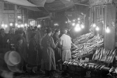 ARH NL Dierssen 1349/0032, Lebensmittelverkauf bei Nacht, Istanbul, 1956