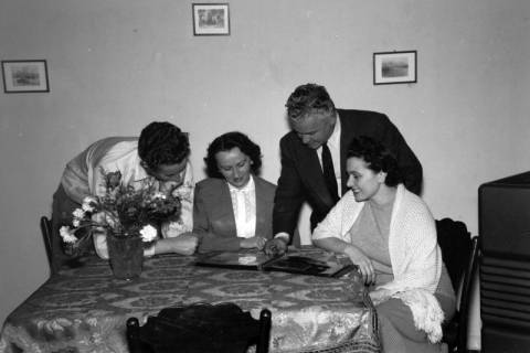 ARH NL Dierssen 1350/0001, Zu Besuch bei Reshat Sariagulari, Istanbul, 1956